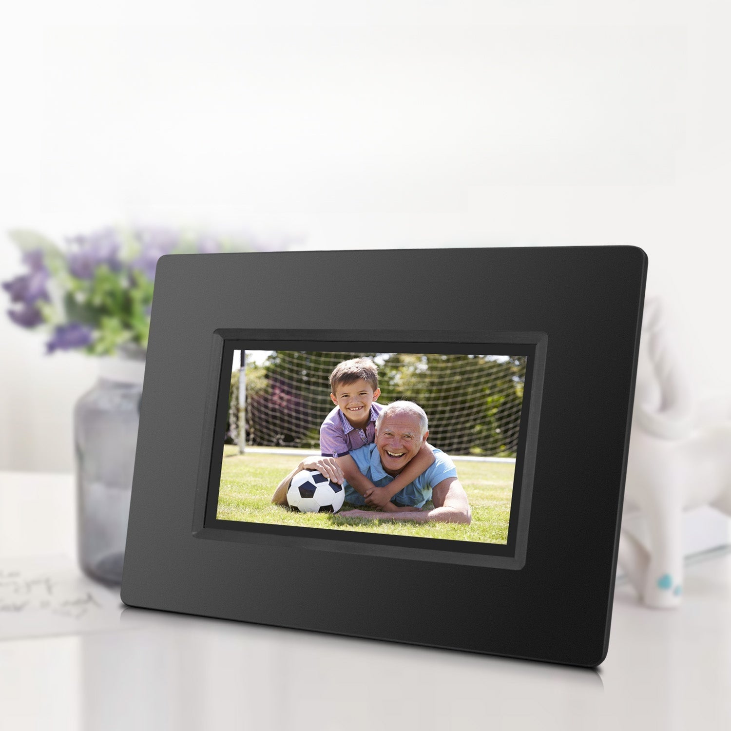 7-Inch Cloud-Connected Digital Photo Frame product view 2